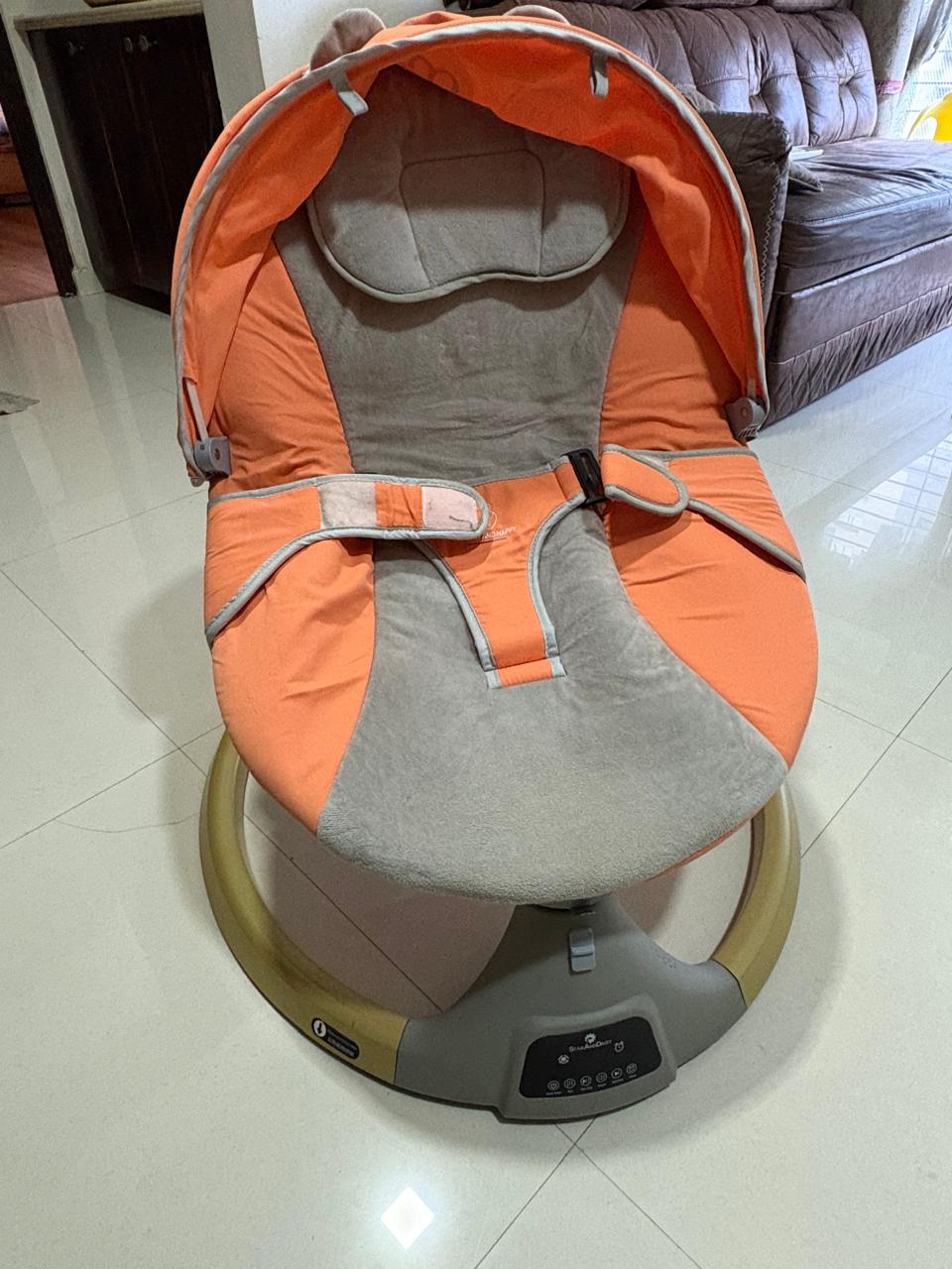 Secondhand Like New Star and Daisy automatic electric baby swing rocker cradle ( Mumbai )