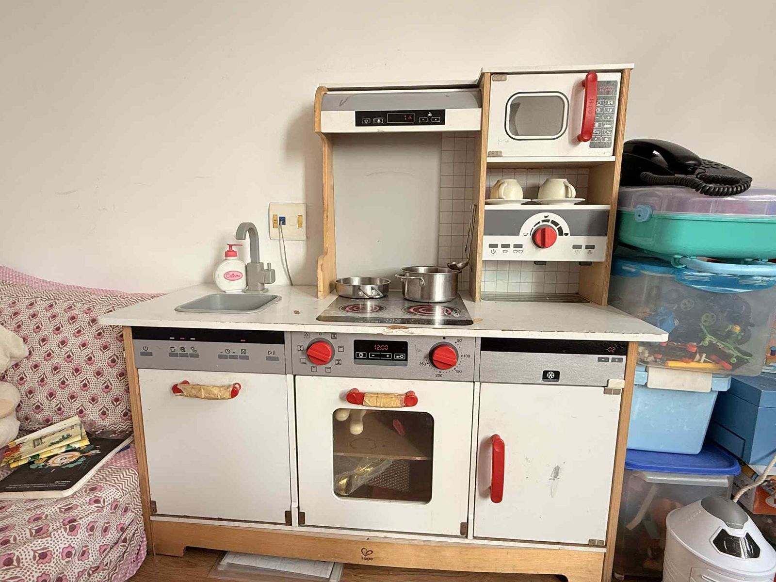 Thrifted Hape kitchen set for kids - secondhand play kitchen in Gurgaon