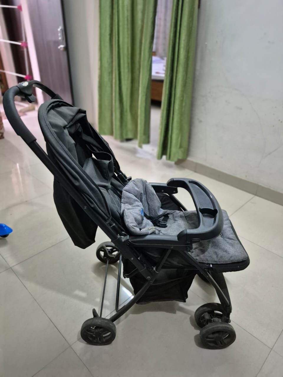 Secondhand Mee Mee Easy to Push foldable Baby Stroller ( Ghaziabad )