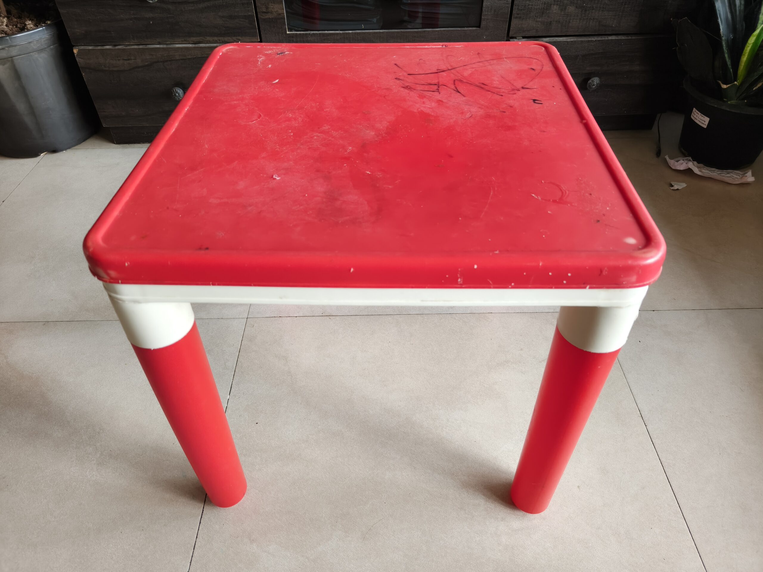 Preowned lego play table with kids chairs - Mumbai