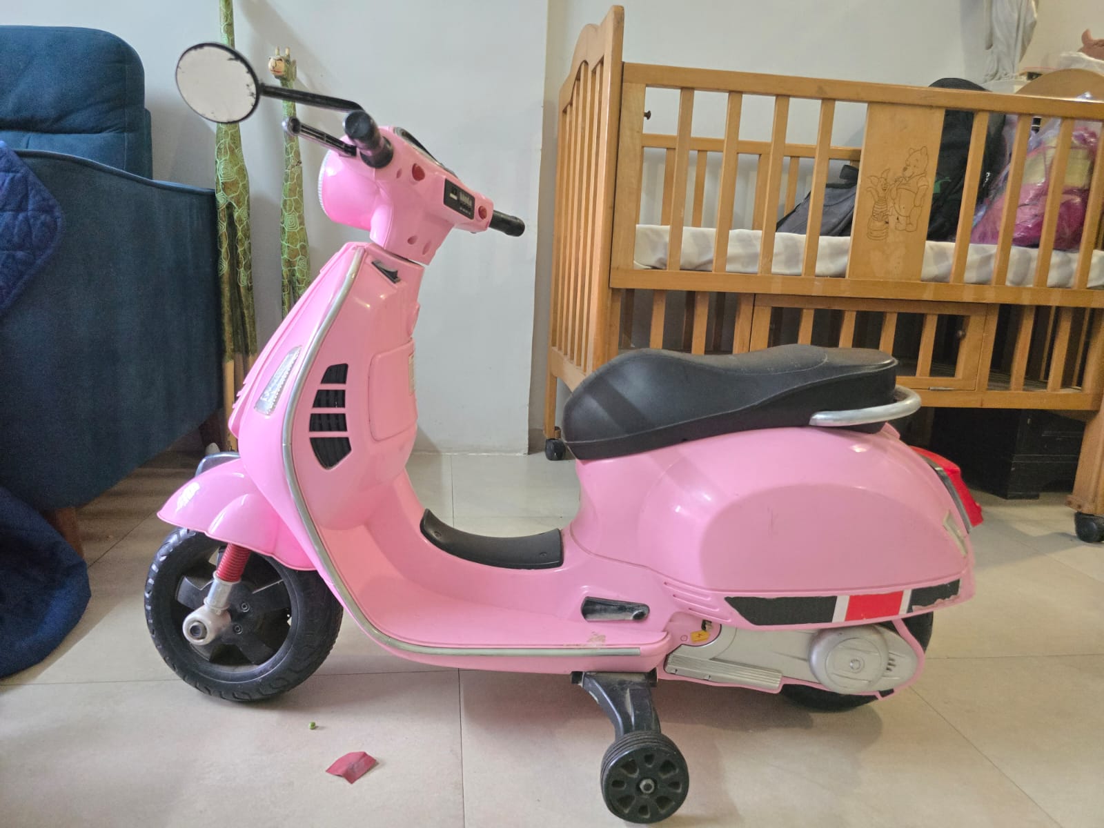 Secondhand kids electric scooter battery operated ride on ( Mumbai )