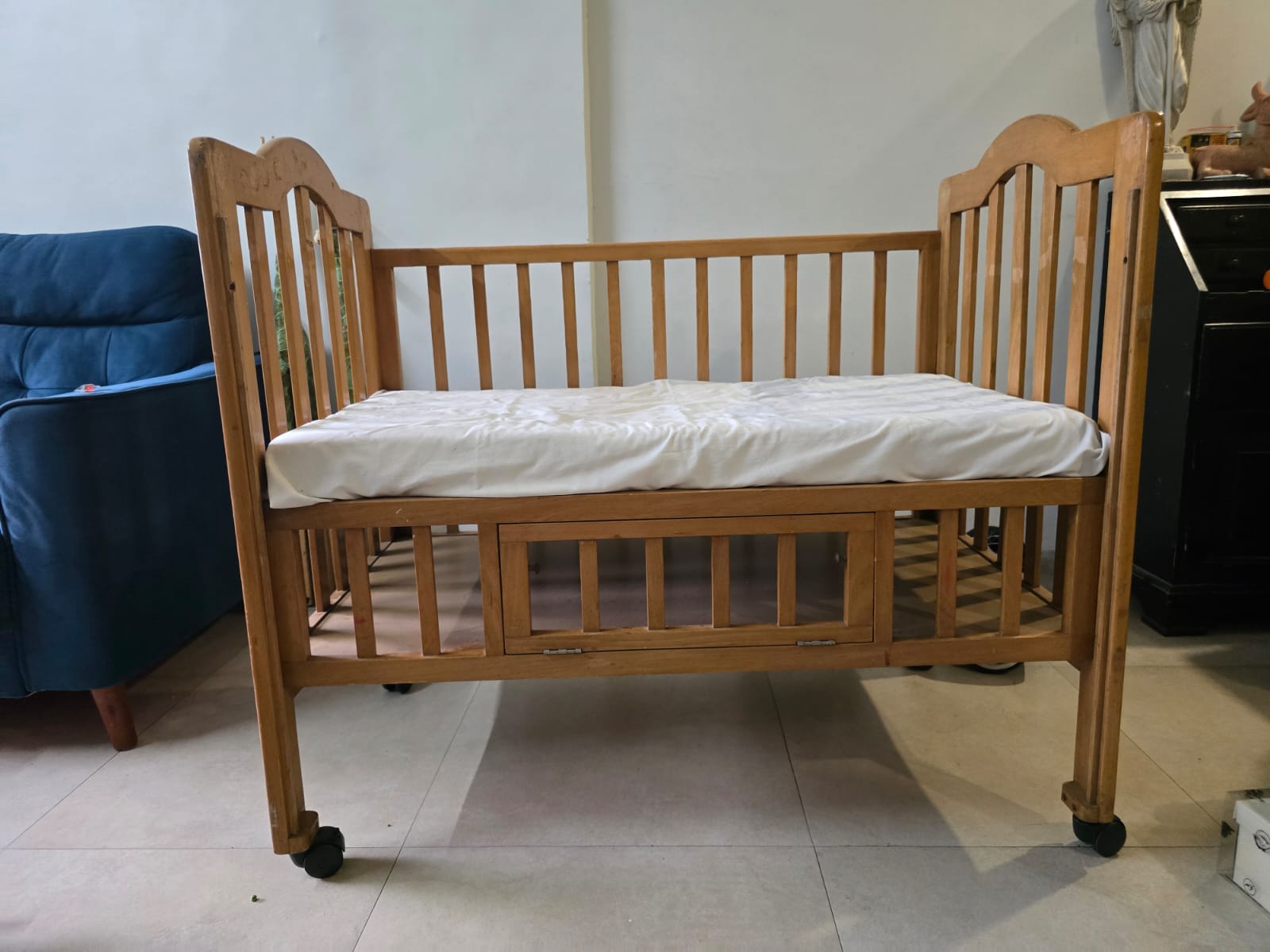 Mumbai-based secondhand baby cot - preloved gear