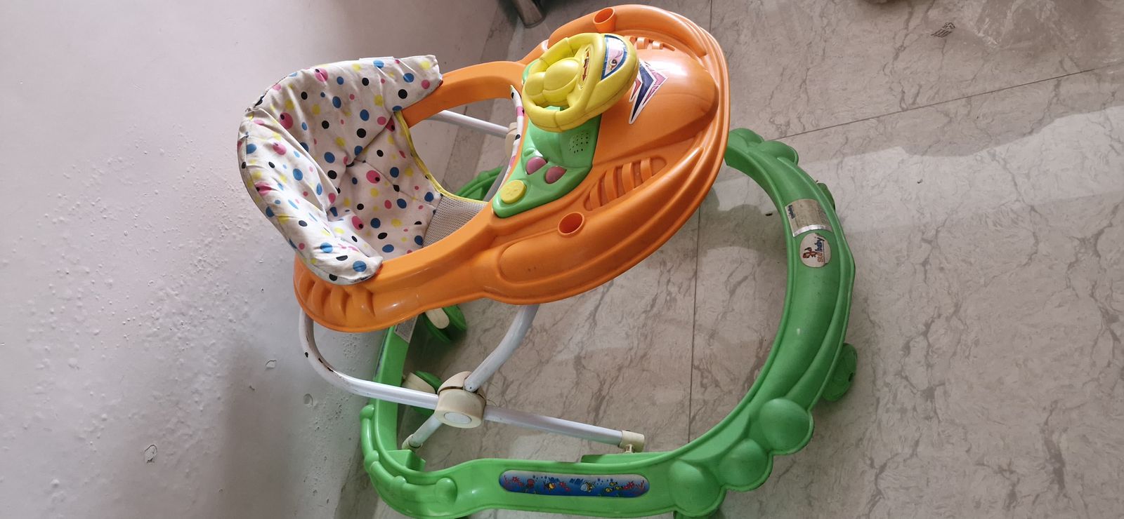 Preloved baby walker in Mumbai – eco-friendly and sturdy