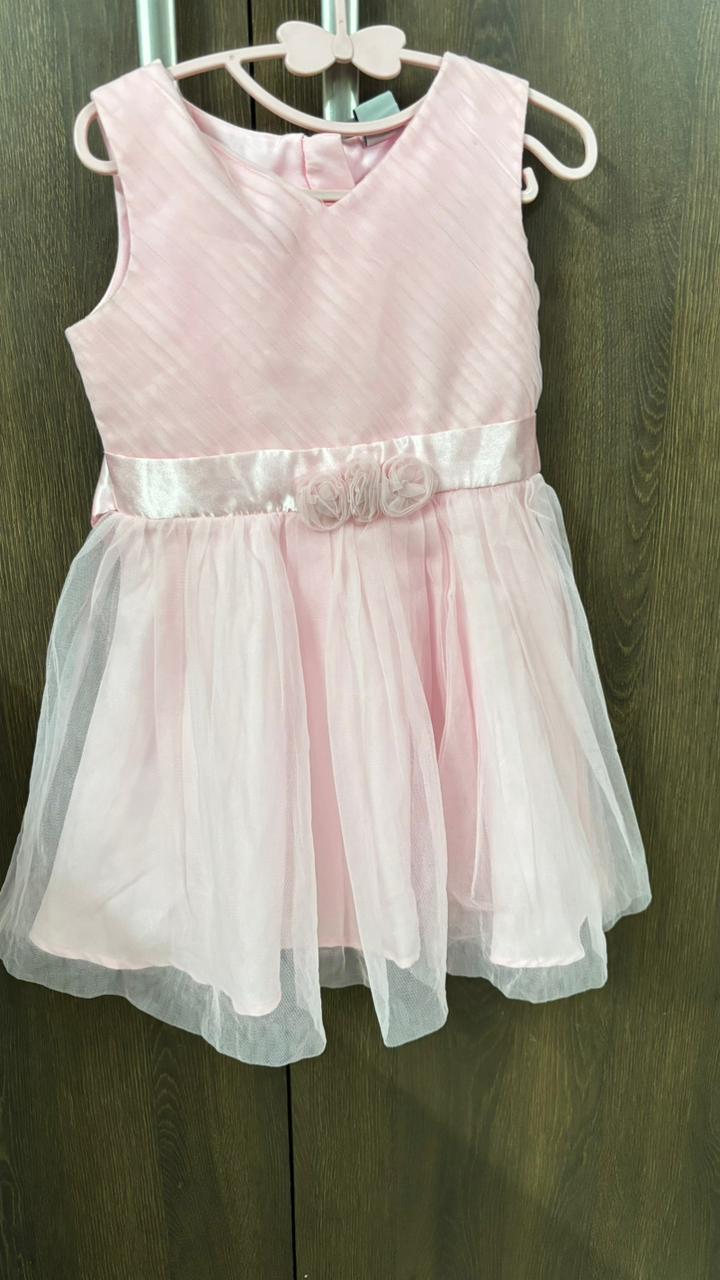 Gently used pink party dress – kids size 4–5 years