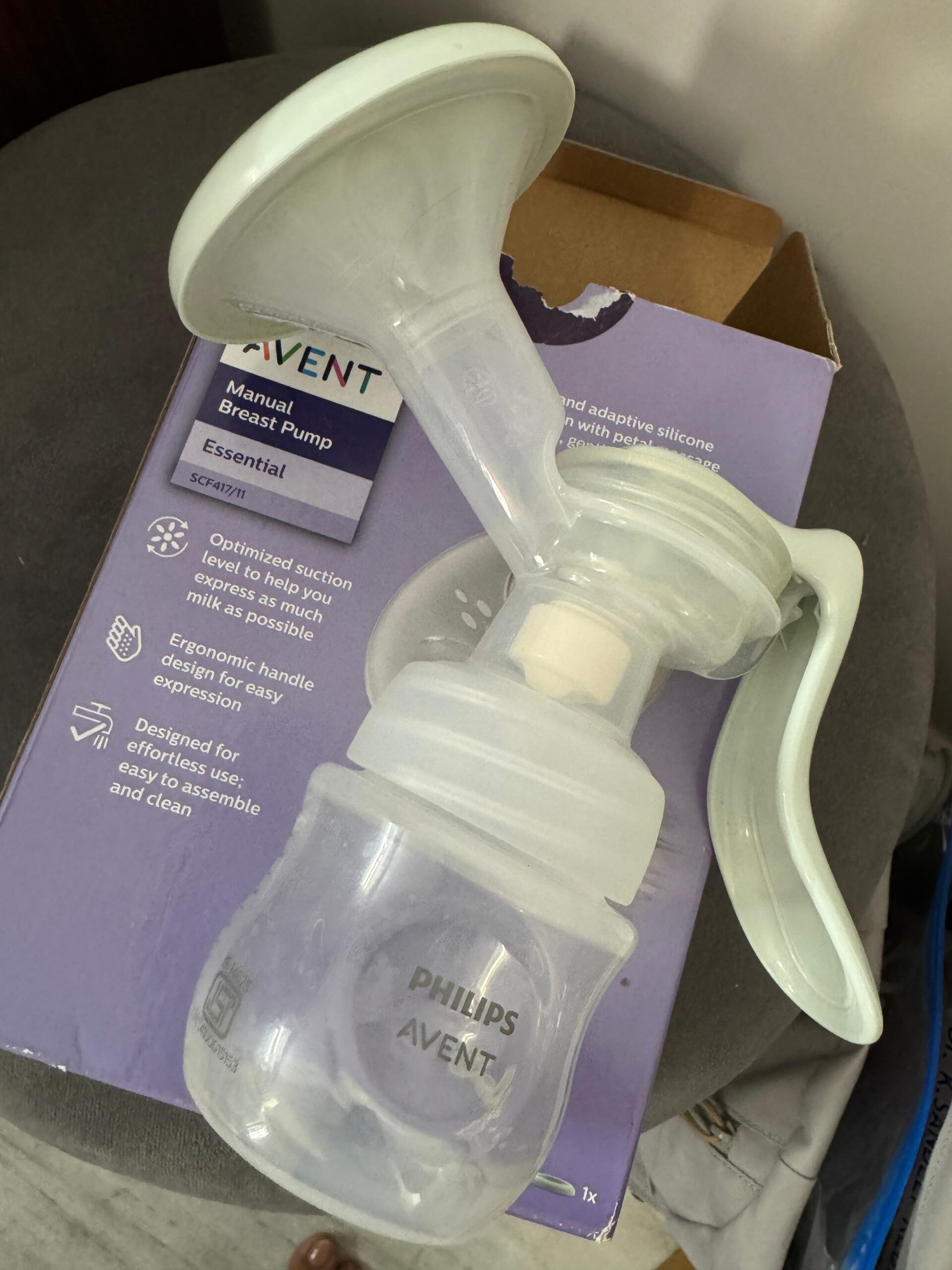 Used Philips Avent manual breast pump – clean and efficient
