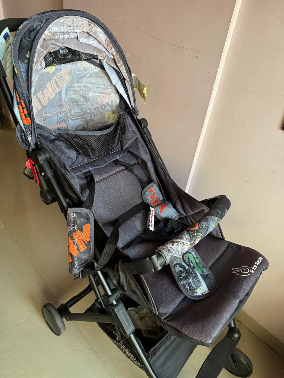 Secondhand R for Rabbit Pocket Stroller Lite travel stroller for sale in Mumbai