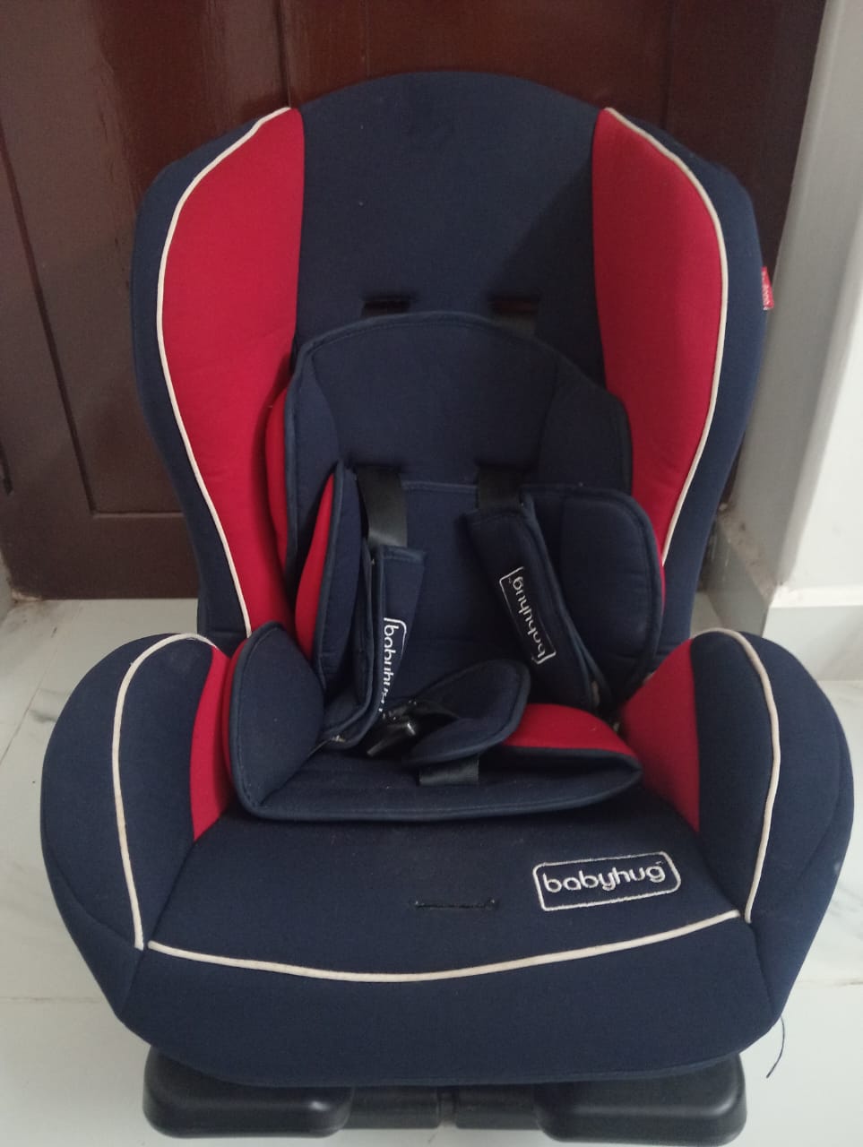 Used Babyhug infant car seat – sustainable and secure