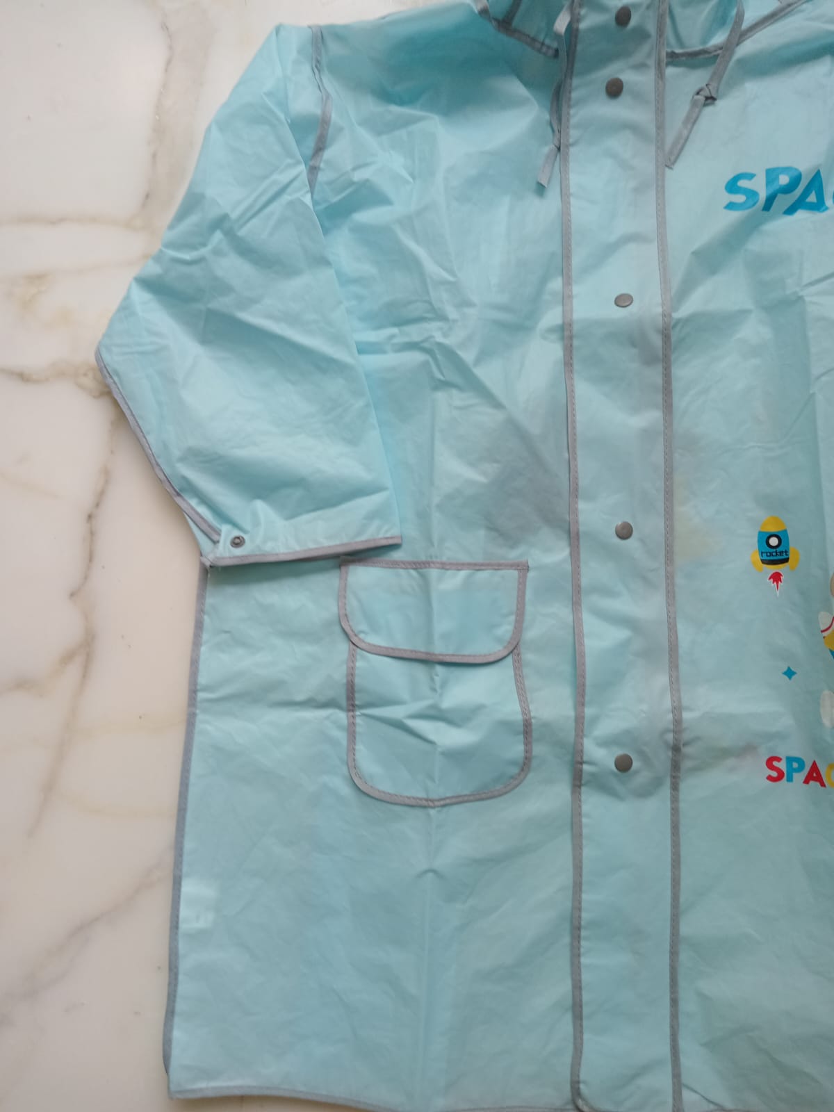 Preowned raincoat and kids umbrella set for sale India