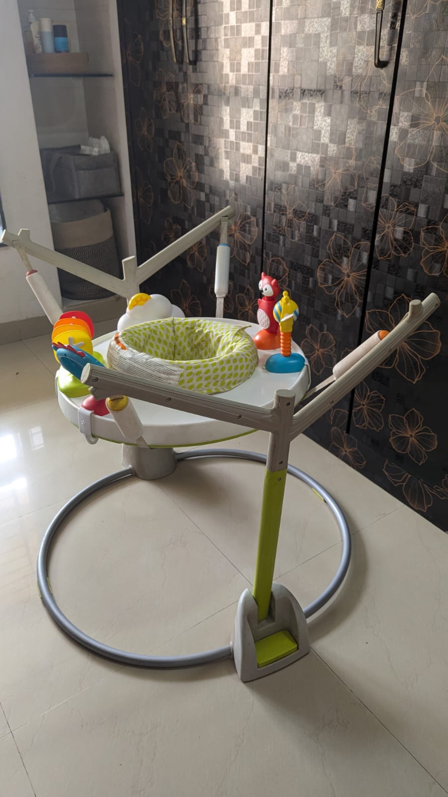 Thrifted baby activity jumper from Skip Hop – preloved in Mumbai
