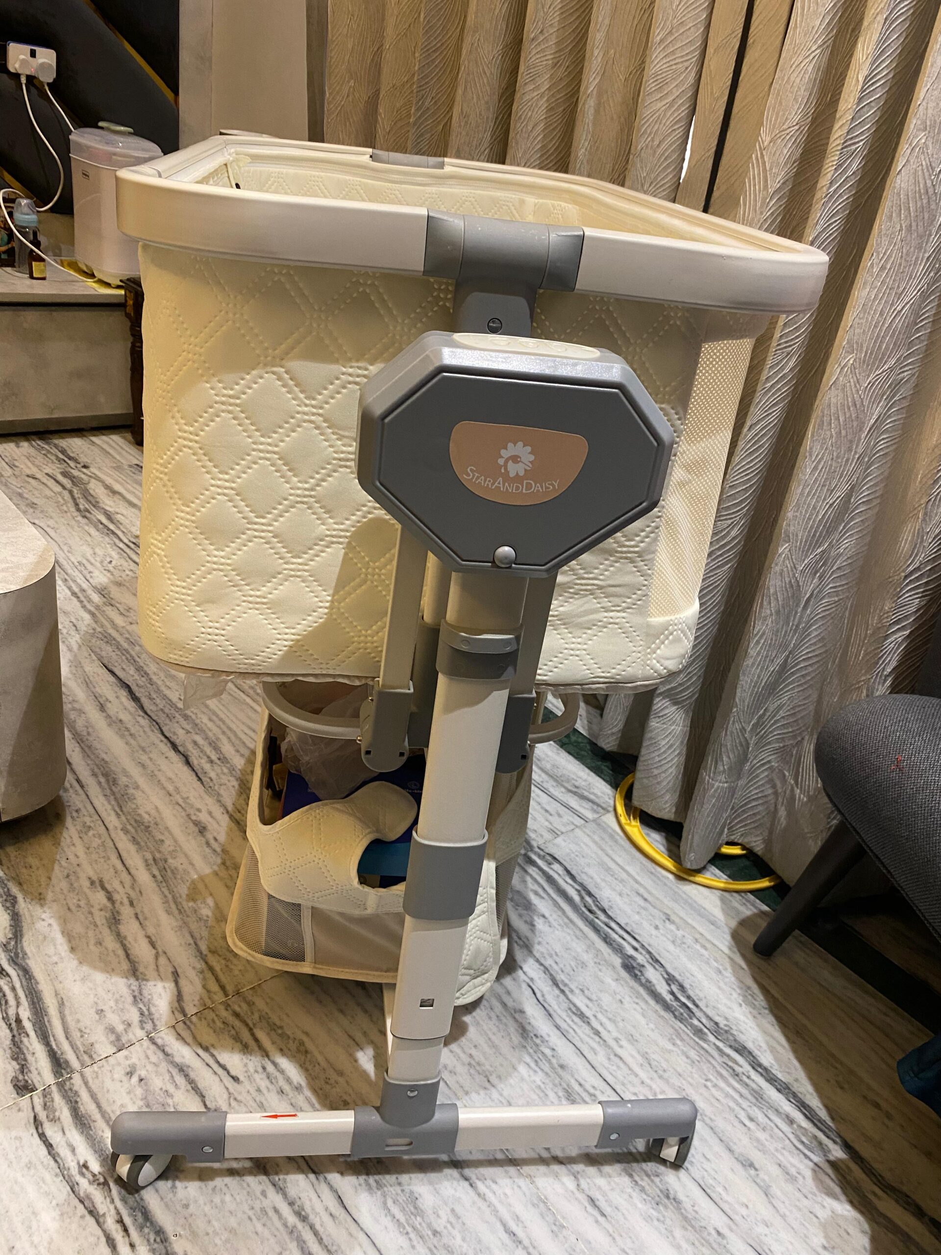 StarAndDaisy used automatic baby swing - Ludhiana marketplace