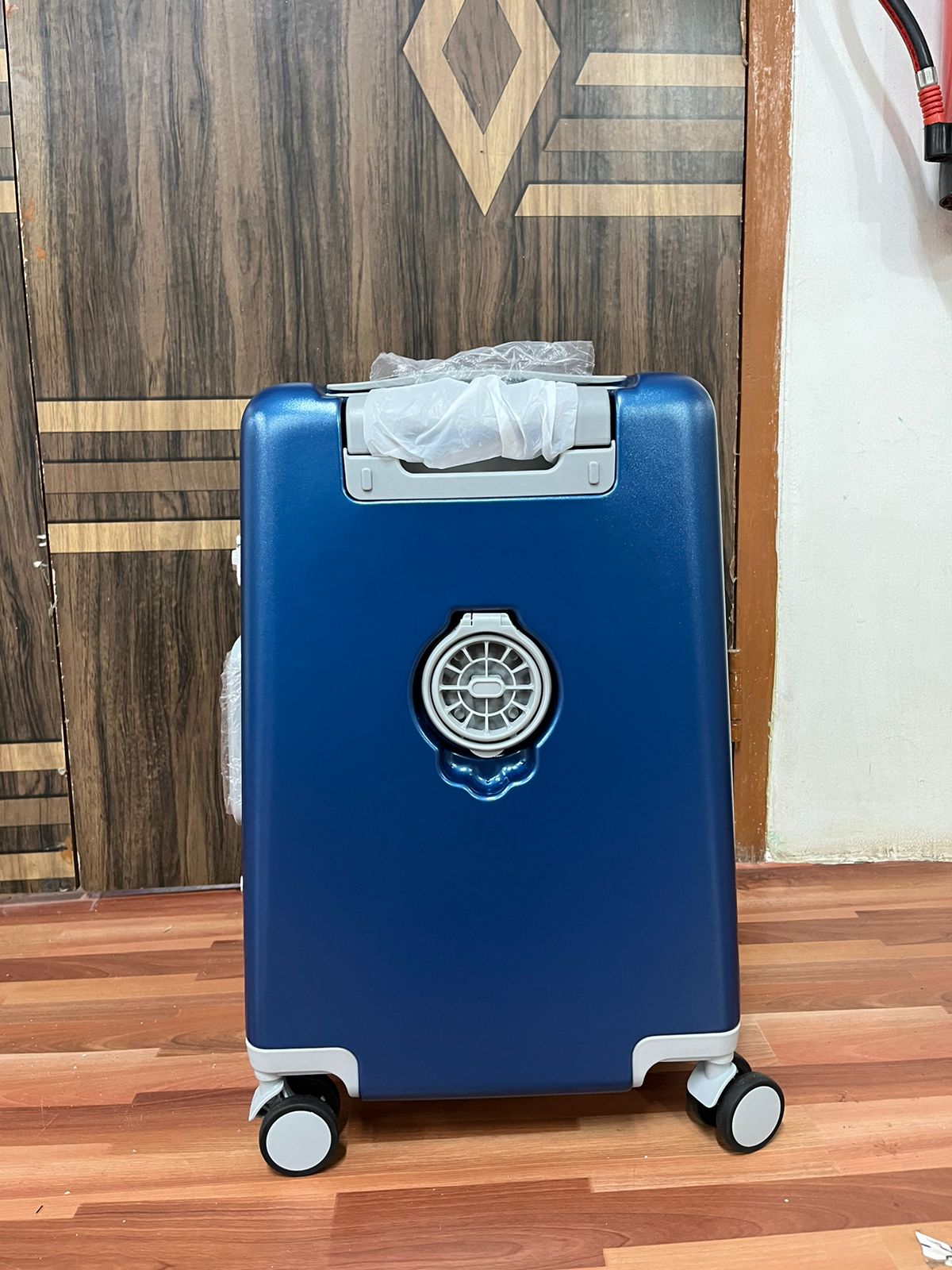 Buttbaby Sit and Go baby luggage carrier - preloved and discounted