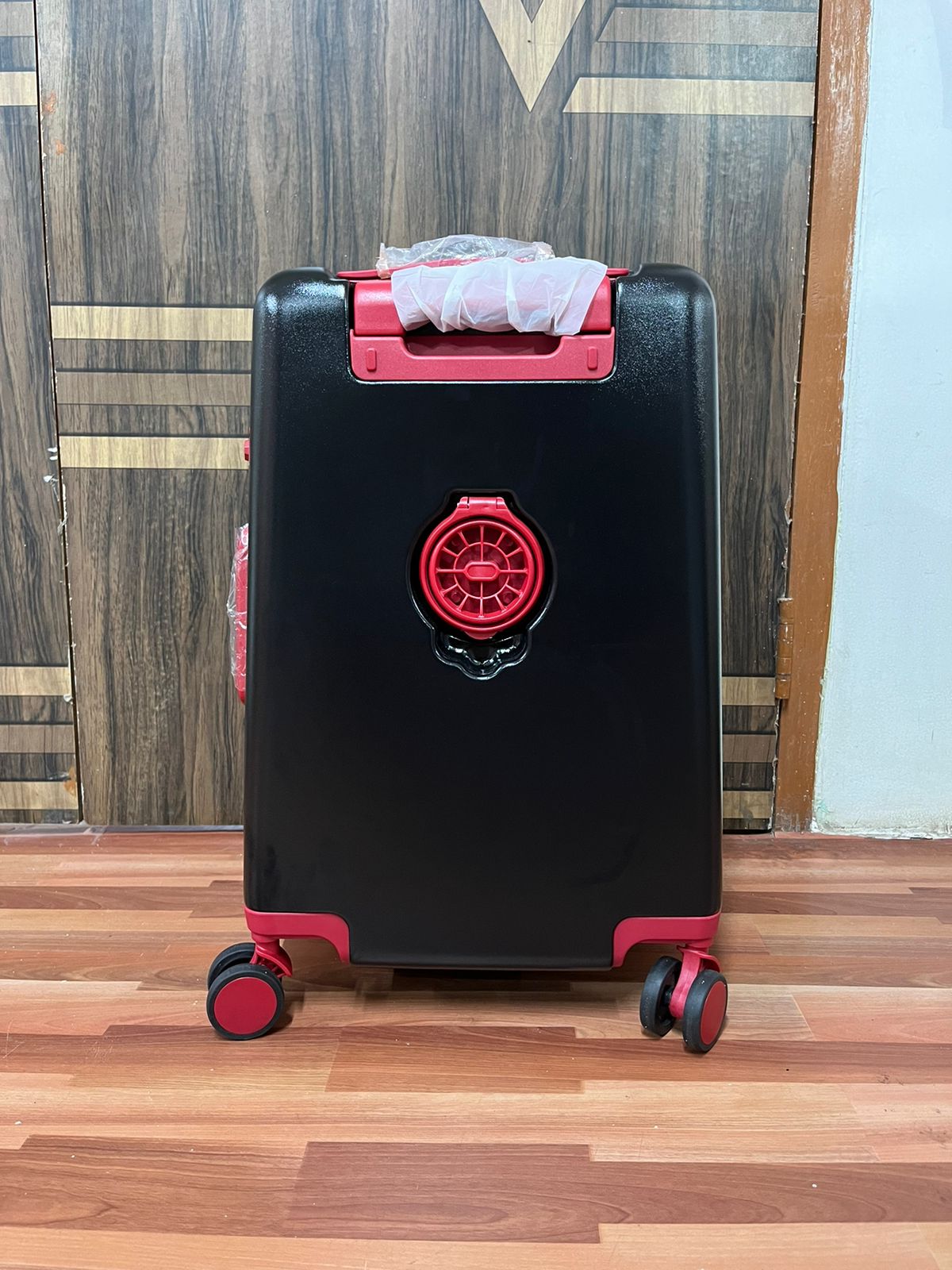 Preloved Buttbaby Sit and Go Cabin Luggage Carrier - Intense Black for sale