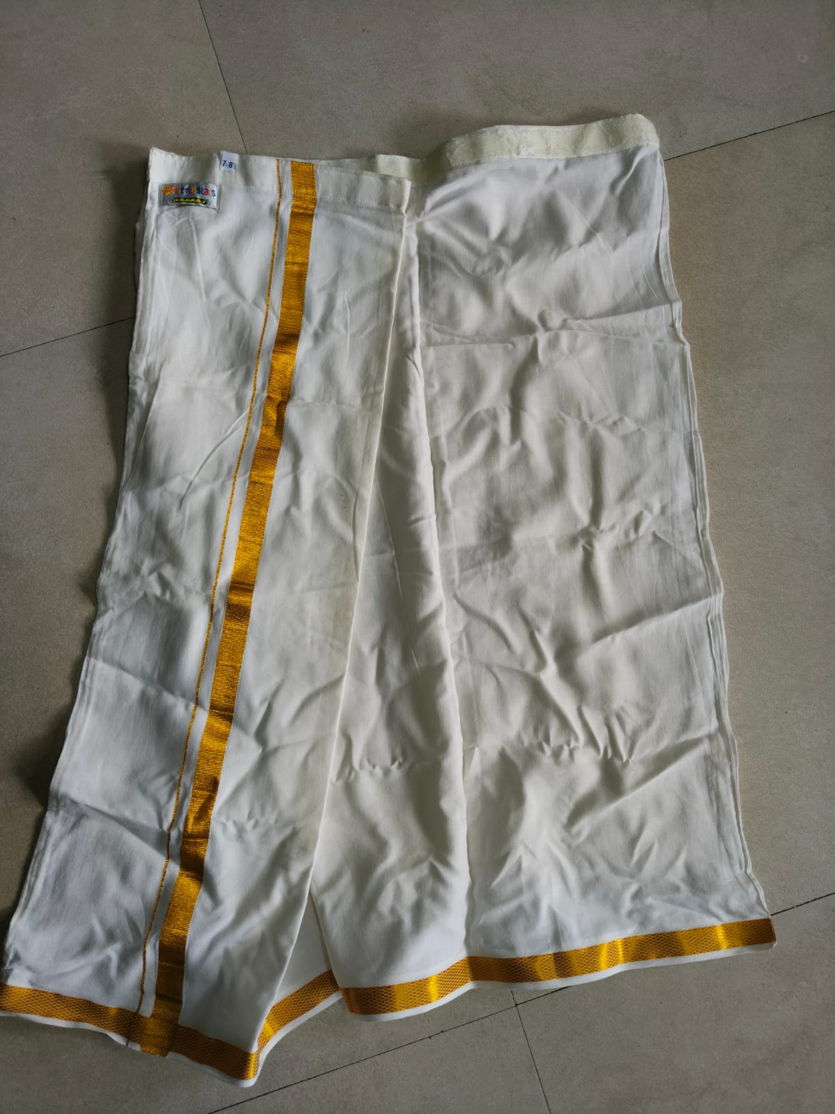 Used kids lungi with velcro – traditional wear for boys