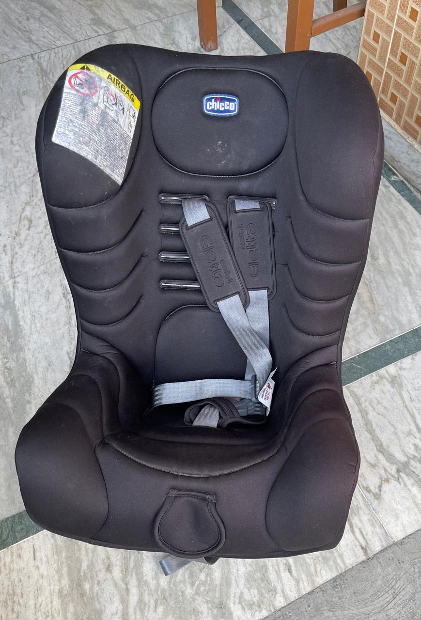 Preowned Chicco baby car seat n Dehradun