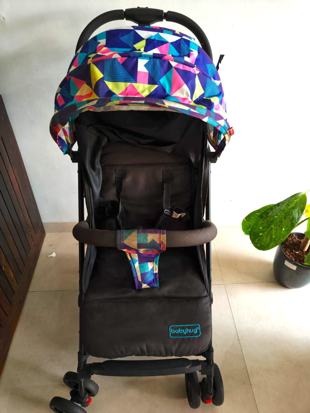 Used Babyhug stroller with car seat Mumbai