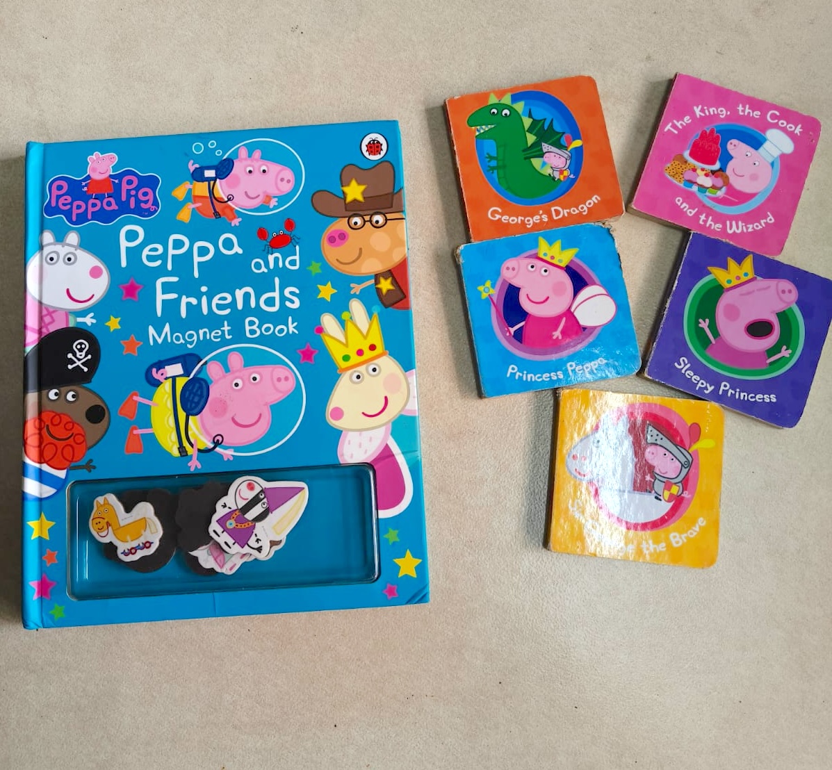 Preloved Peppa Pig magnet book with board books