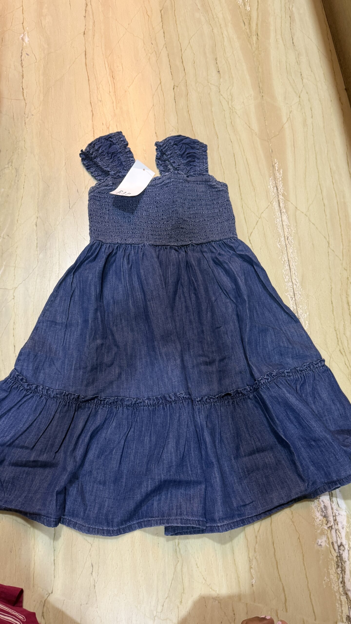 Trendy Gap denim dress for girls 6-7 years Preowned but unused Trendy Gap denim dress for girls 6-7 years Preowned but unused