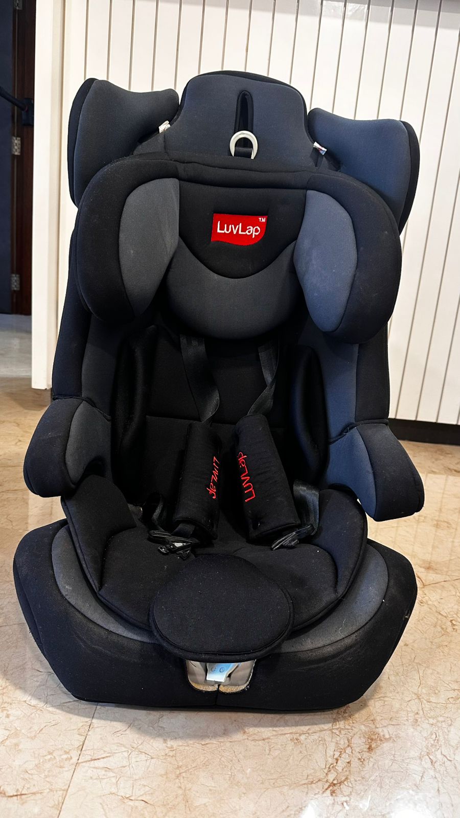 Gently Used good condition LuvLap convertible car seat ISO Fix for sale in Mumbai