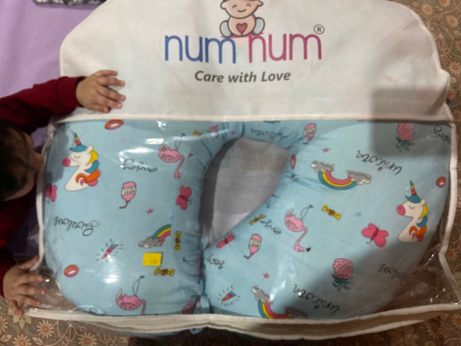 Preloved Numnum nursing pillow for moms