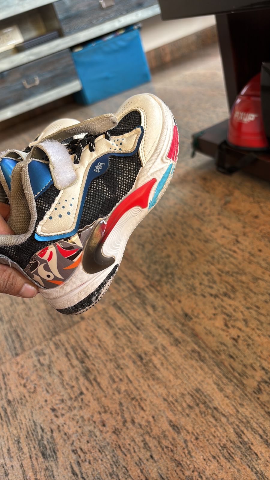 Preowned kids shoes 3-4 years