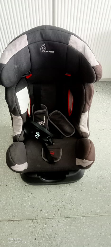 Used R for Rabbit baby car seat preloved Mumbai