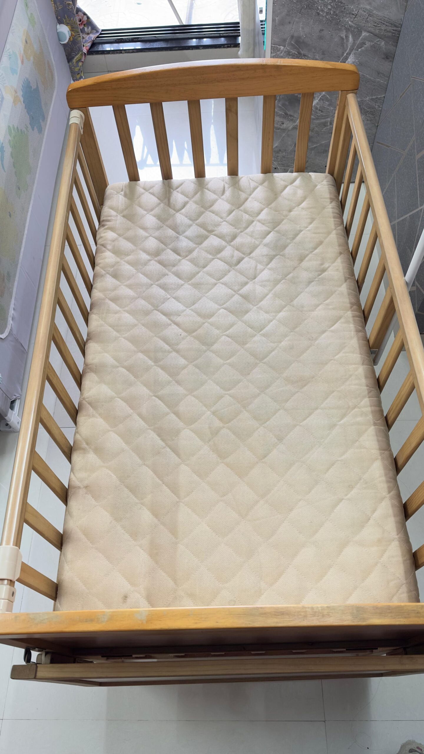 Affordable Babyhug cot preloved Mumbai