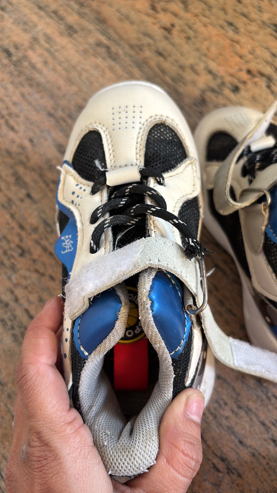 Used kids sneakers preloved 3-4 years