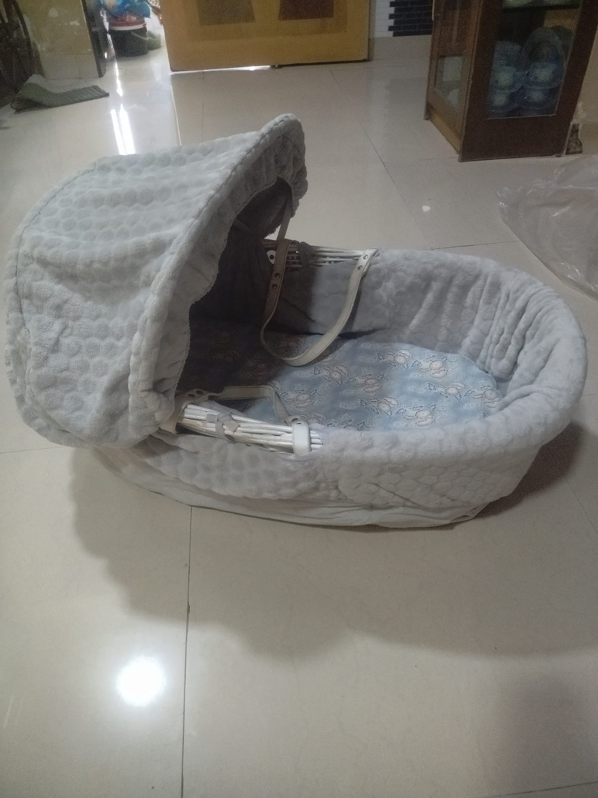 Cozy baby Moses basket preloved India