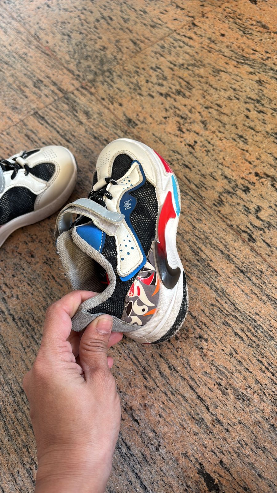 Comfortable toddler shoes preloved set