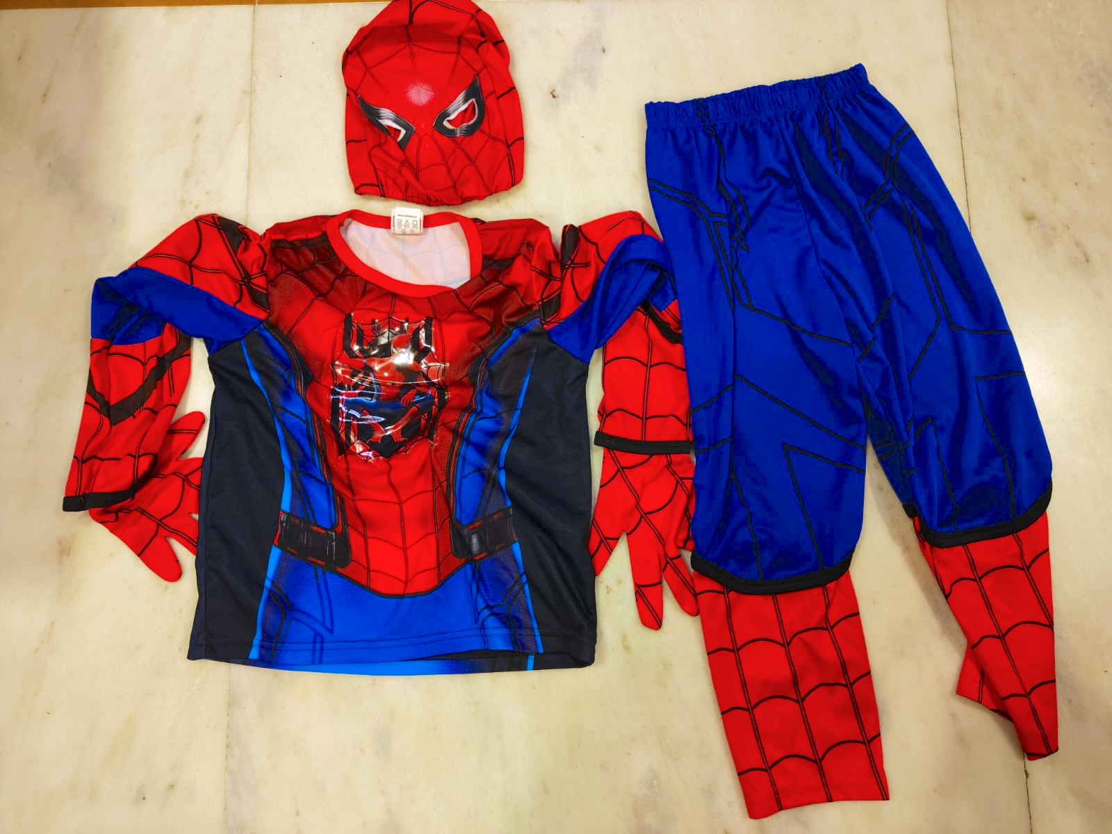 Affordable Spiderman dress preloved 3-5 years with light up eyes