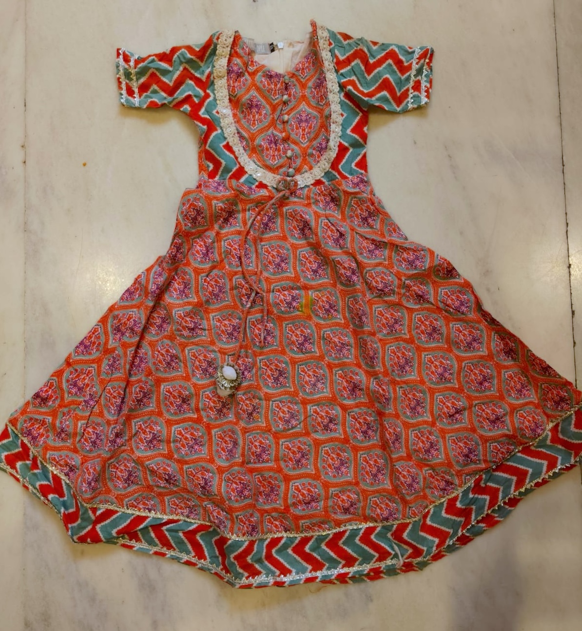 Elegant ethnic gown for girls preloved India Elegant ethnic gown for girls preloved India