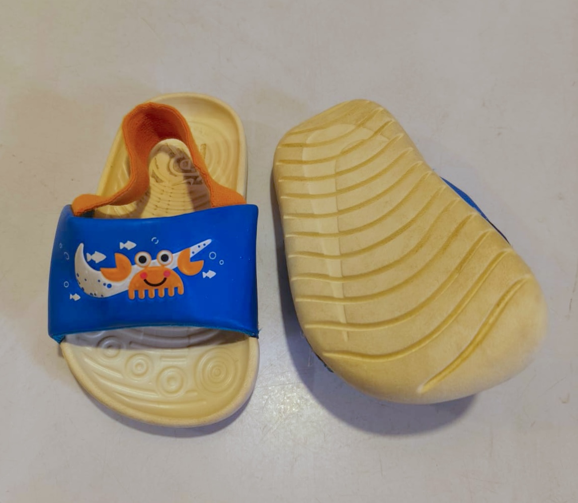 Second hand branded Nike slippers for baby 9-12 months in great condition