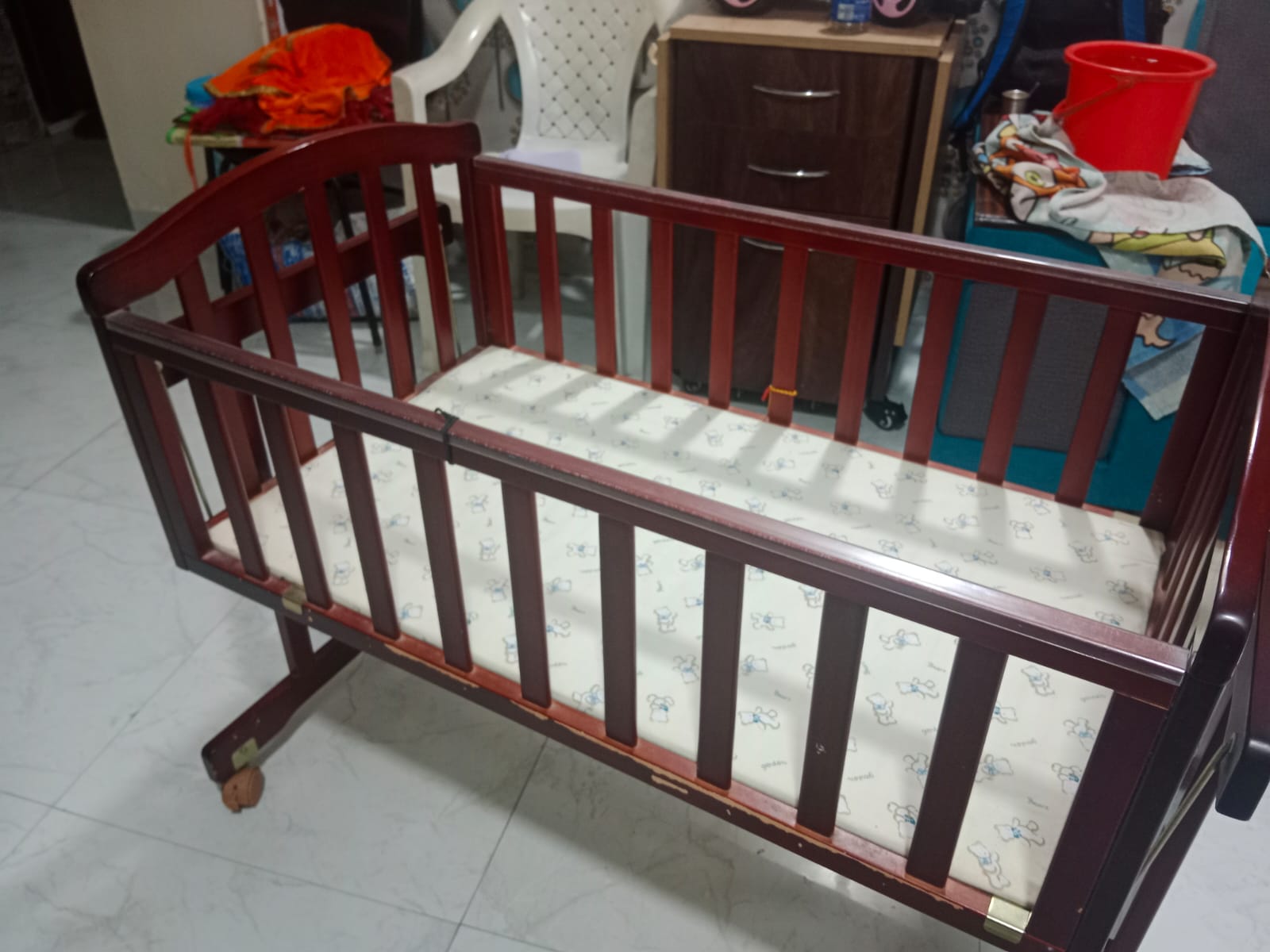 Used baby cradle preloved India Used baby cradle preloved India