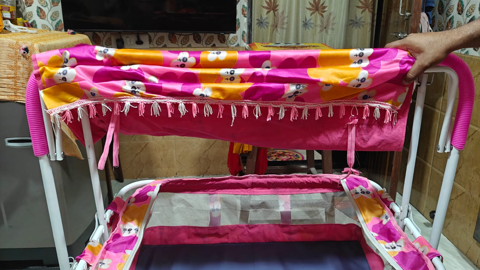 Affordable baby cradle Mumbai preloved