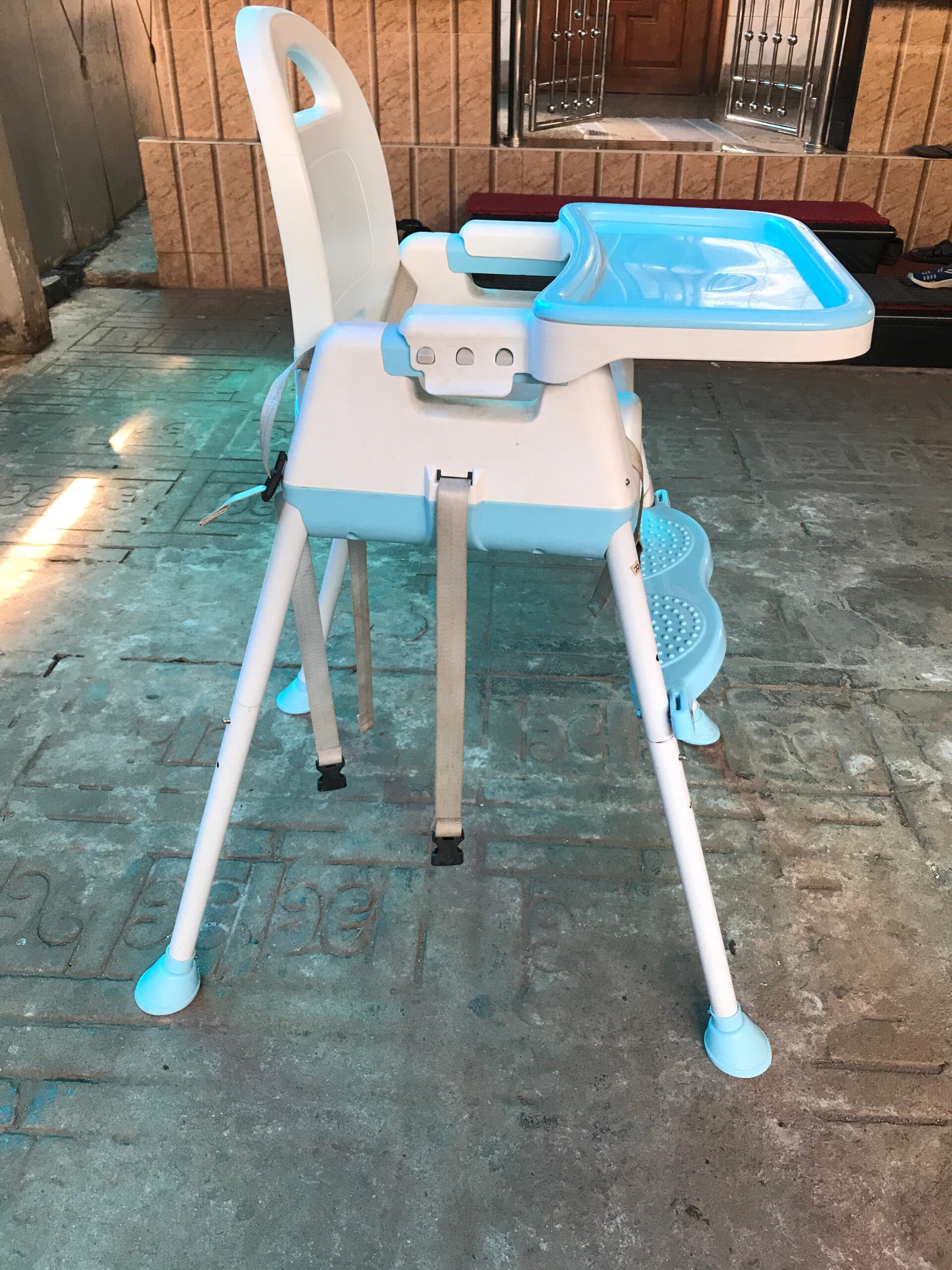 Adjustable high chair for babies preloved Adjustable high chair for babies preloved
