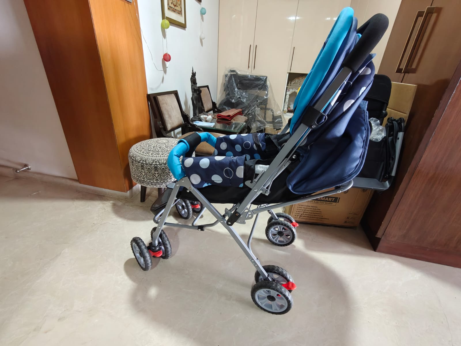 Lightweight LuvLap baby pram like new India Mumbai