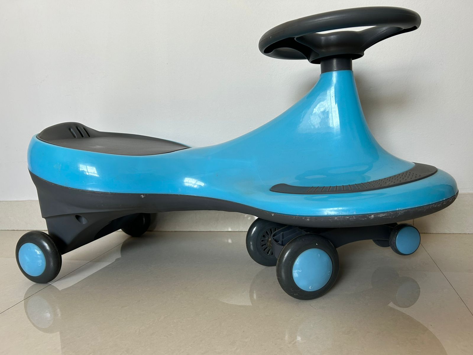 Preowned kids swing car Pune