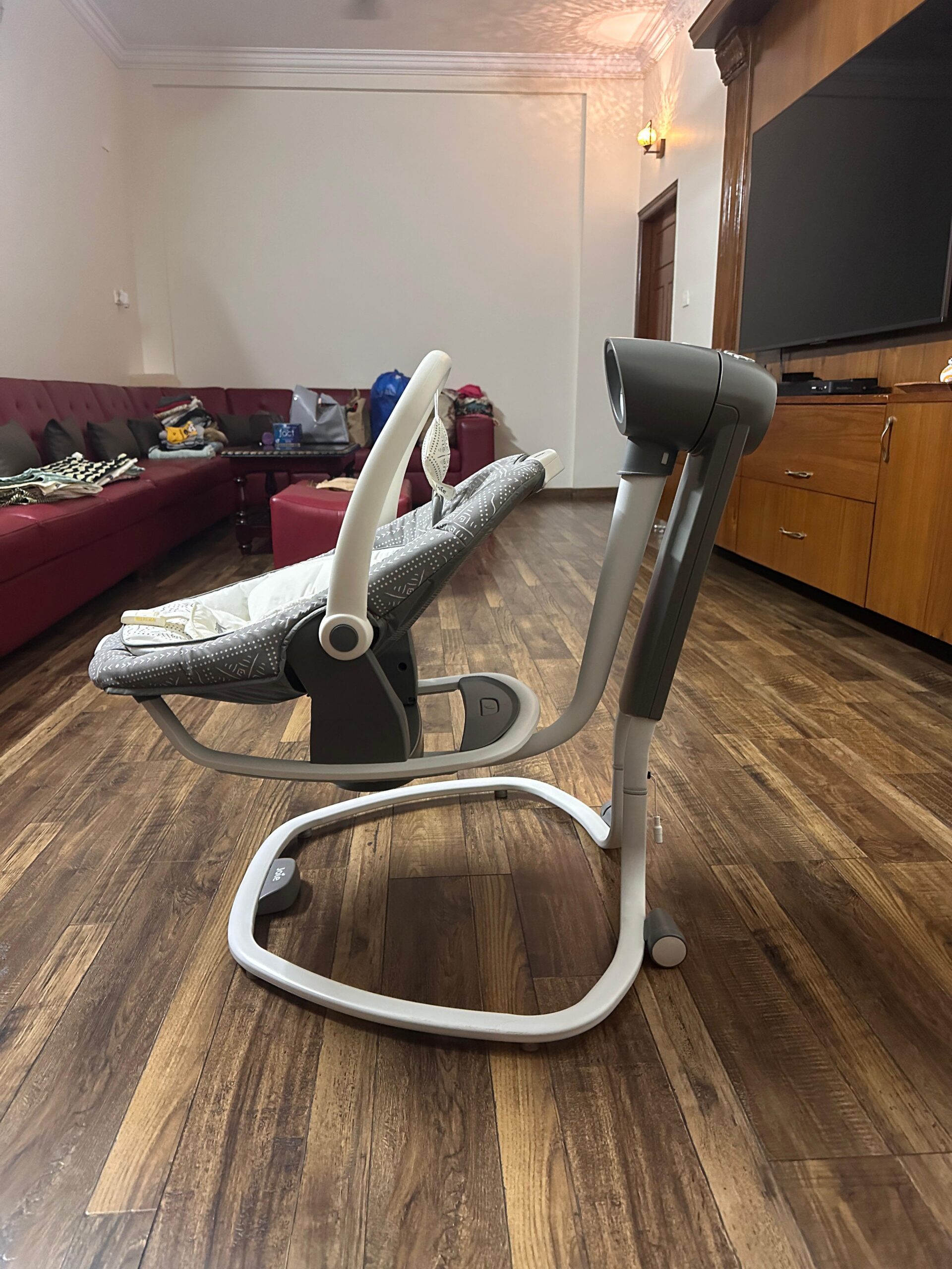 Preowned Joie Serina electric swing in good condition