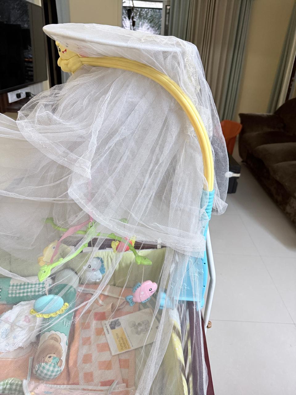 Affordable preloved Babyhug cradle Indore