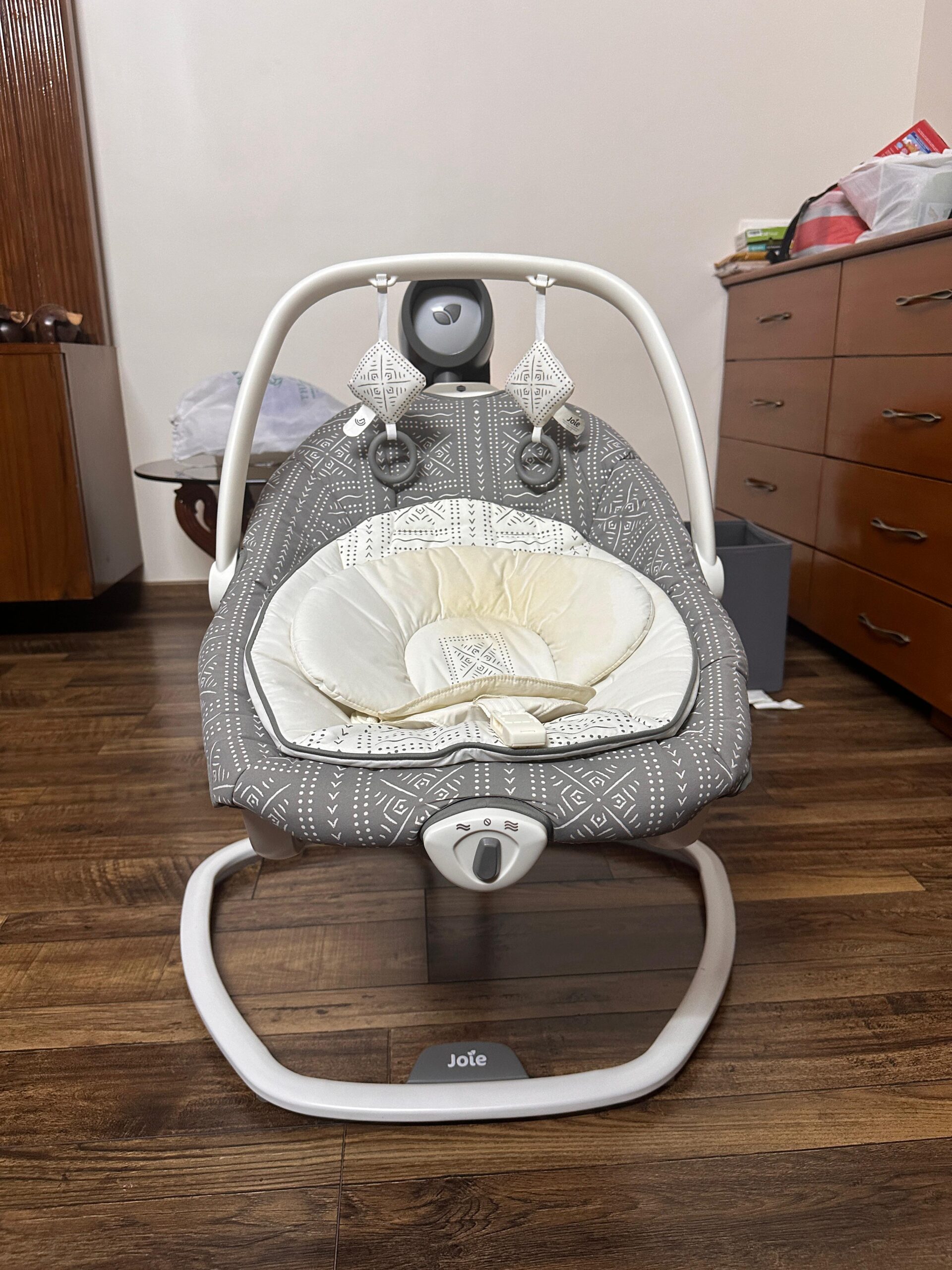 Secondhand Great condition Joie Serina Swivel electric baby swing
