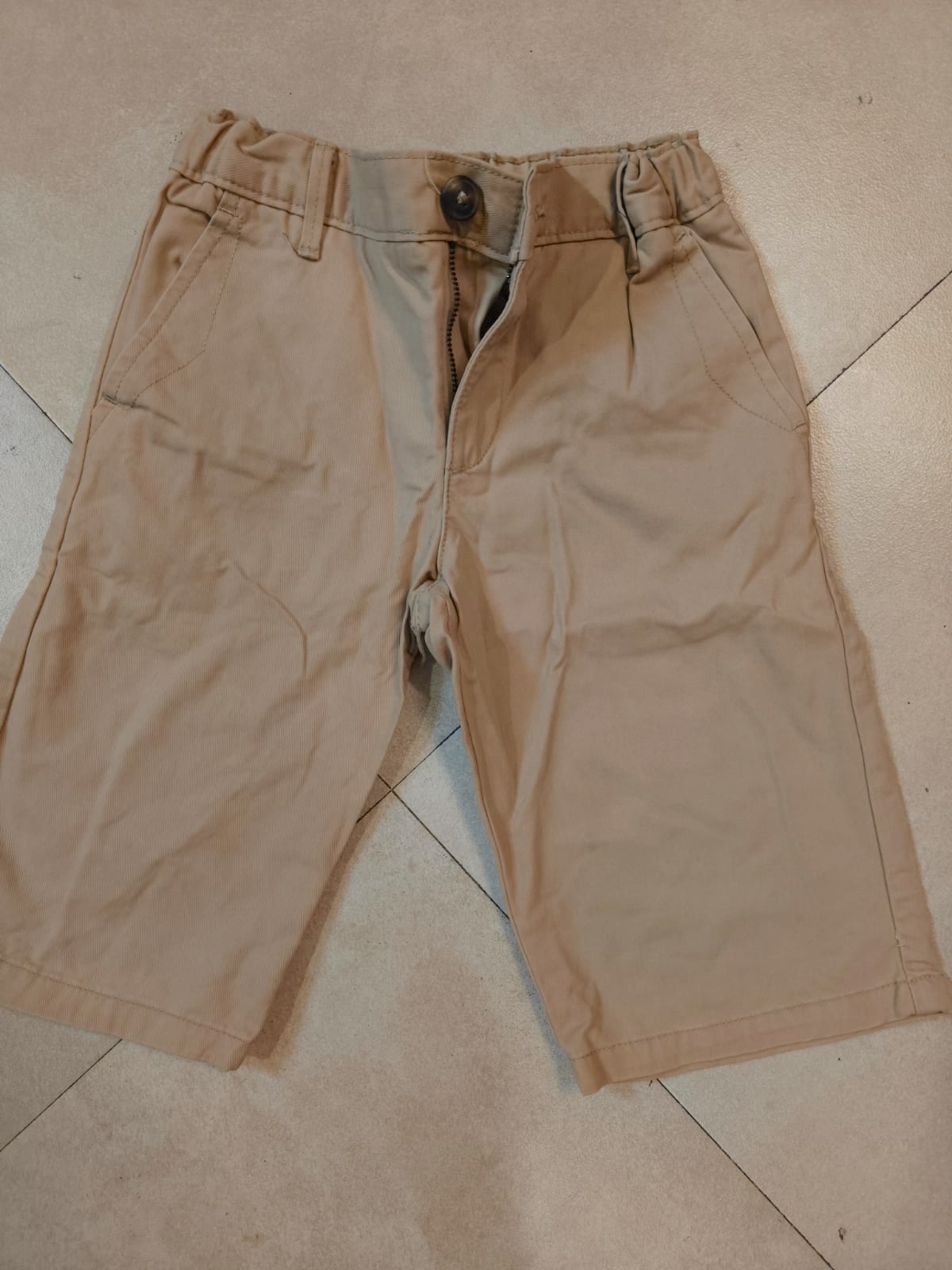 Preowned branded boys shorts set in good condition