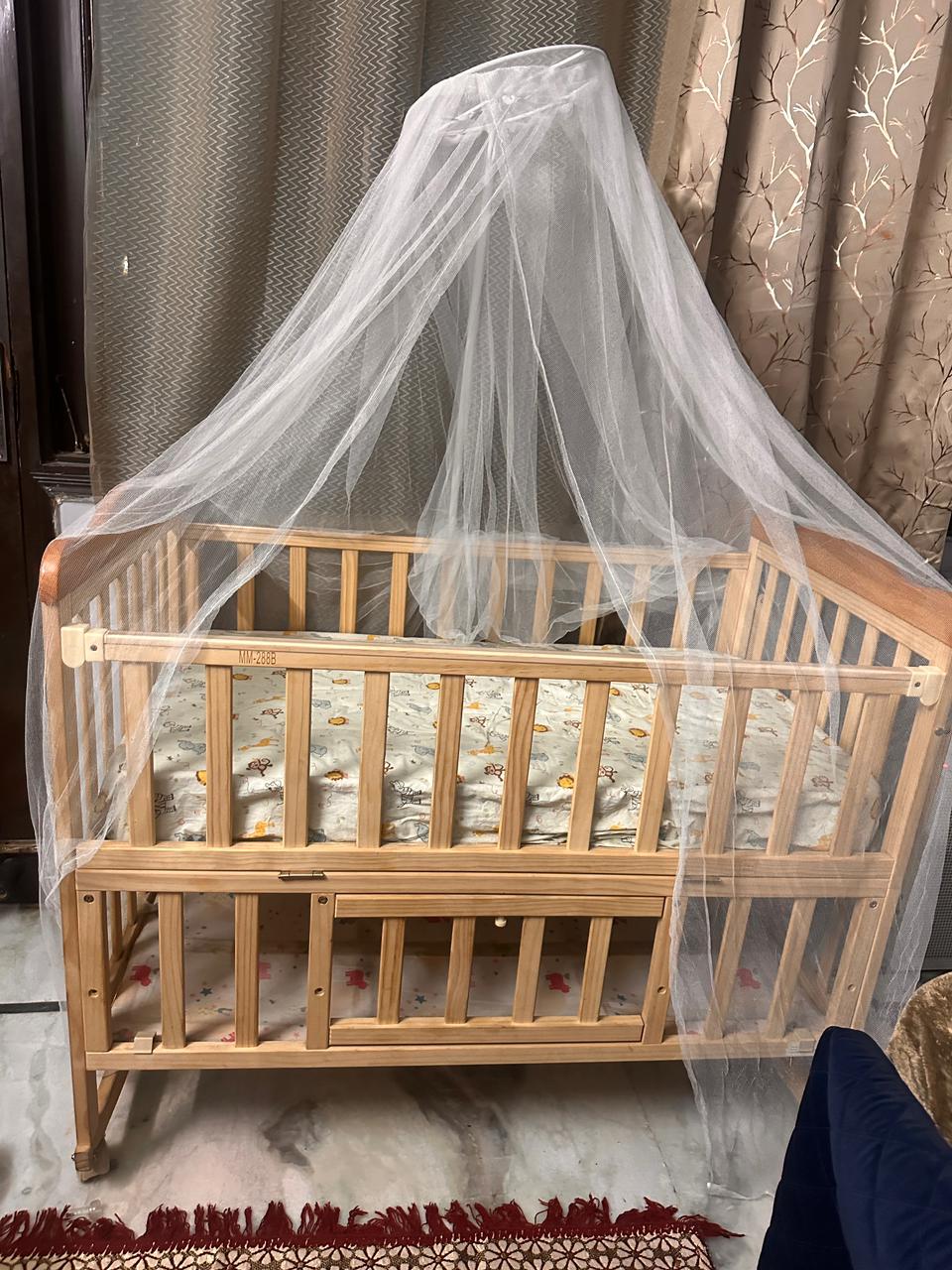 Preloved Mee Mee wooden cot like new for sale in New Delhi