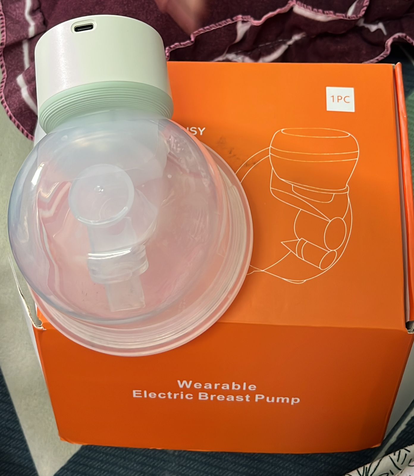 Star and Daisy hands free breast pump like new