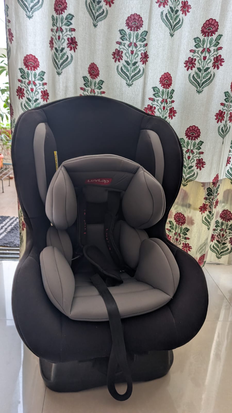 Used LuvLap Galaxy car seat for babies Used LuvLap Galaxy car seat for babies