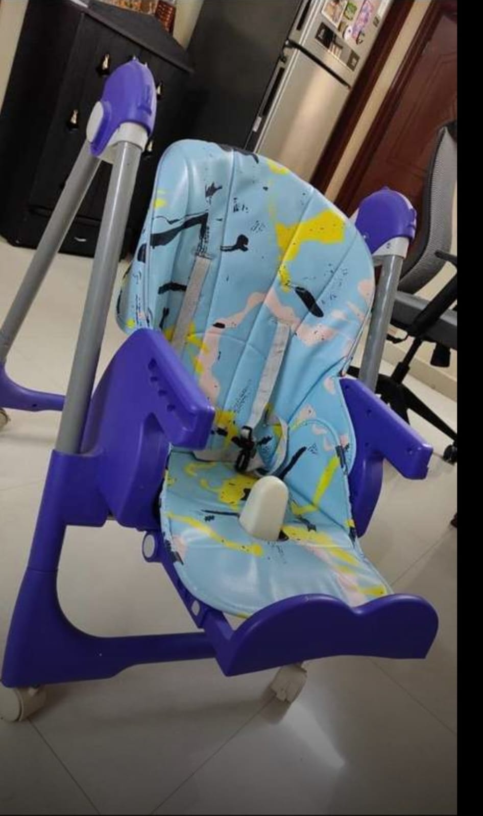 Preowned Star & Daisy high chair in good condition