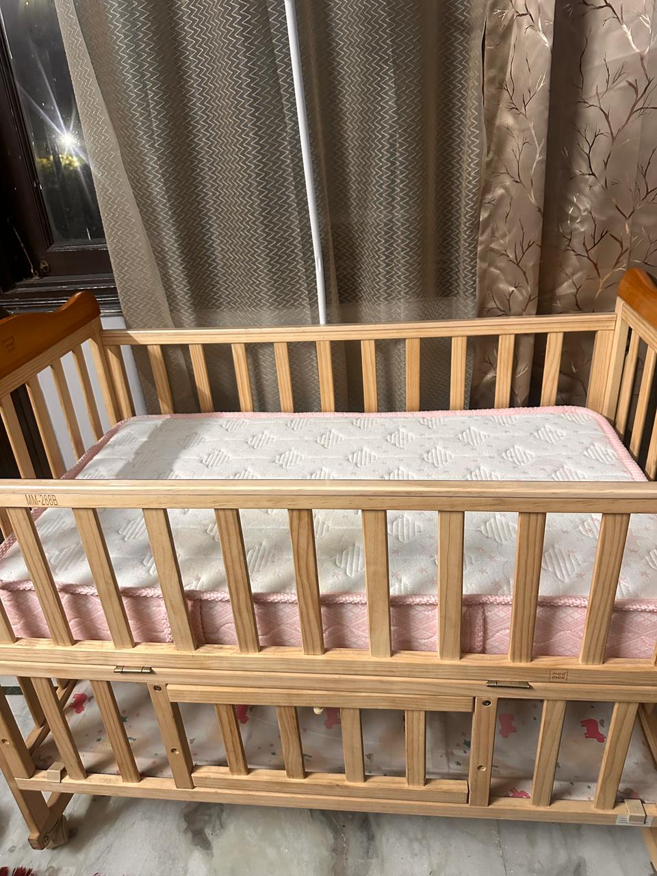 Secondhand Affordable baby cot like new India Delhi