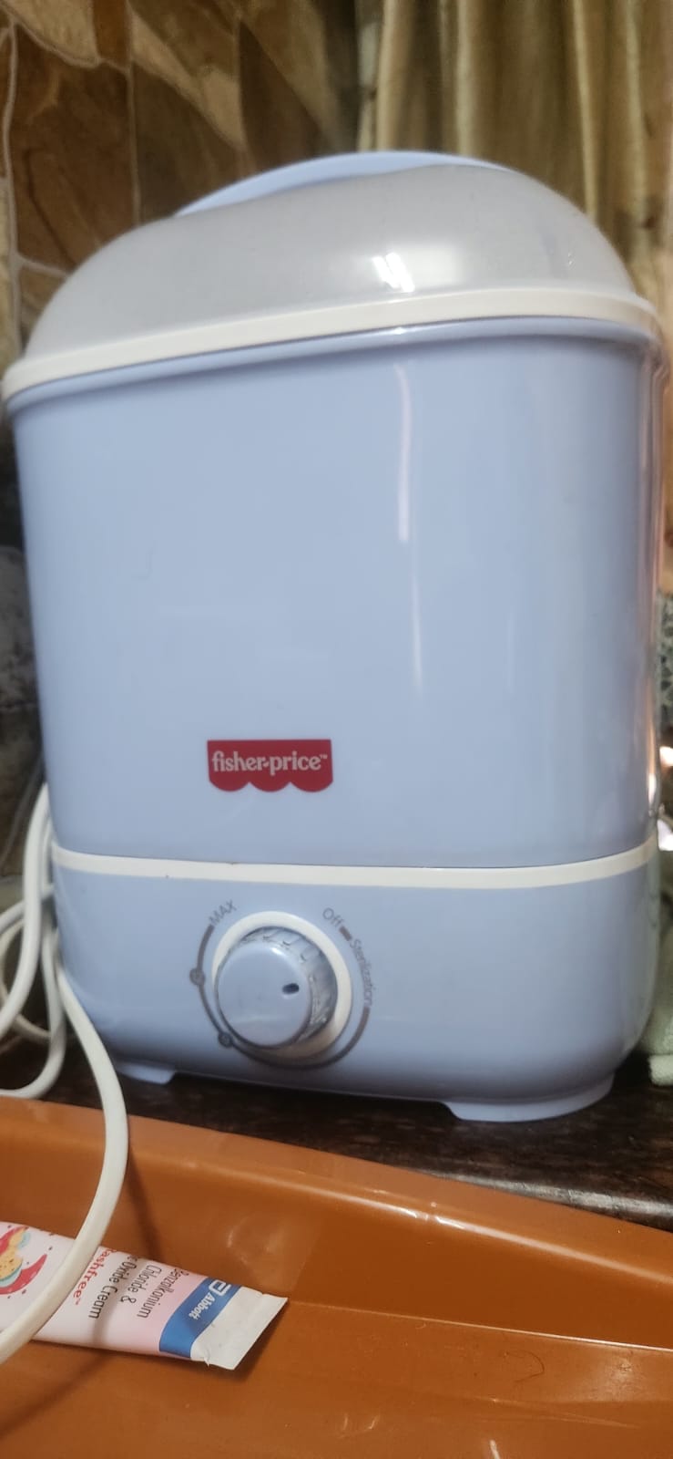 Fisherprice bottle cleaning steriliser secondhand good condition Fisherprice bottle cleaning steriliser secondhand good condition