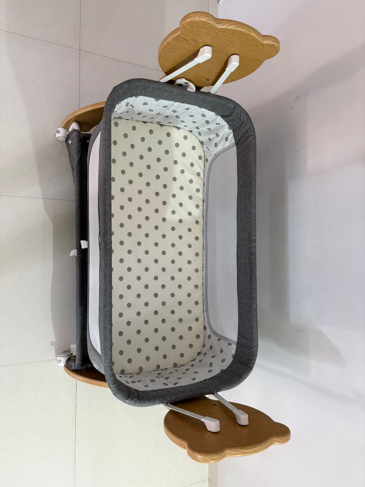 Used R for Rabbit baby bassinet preloved