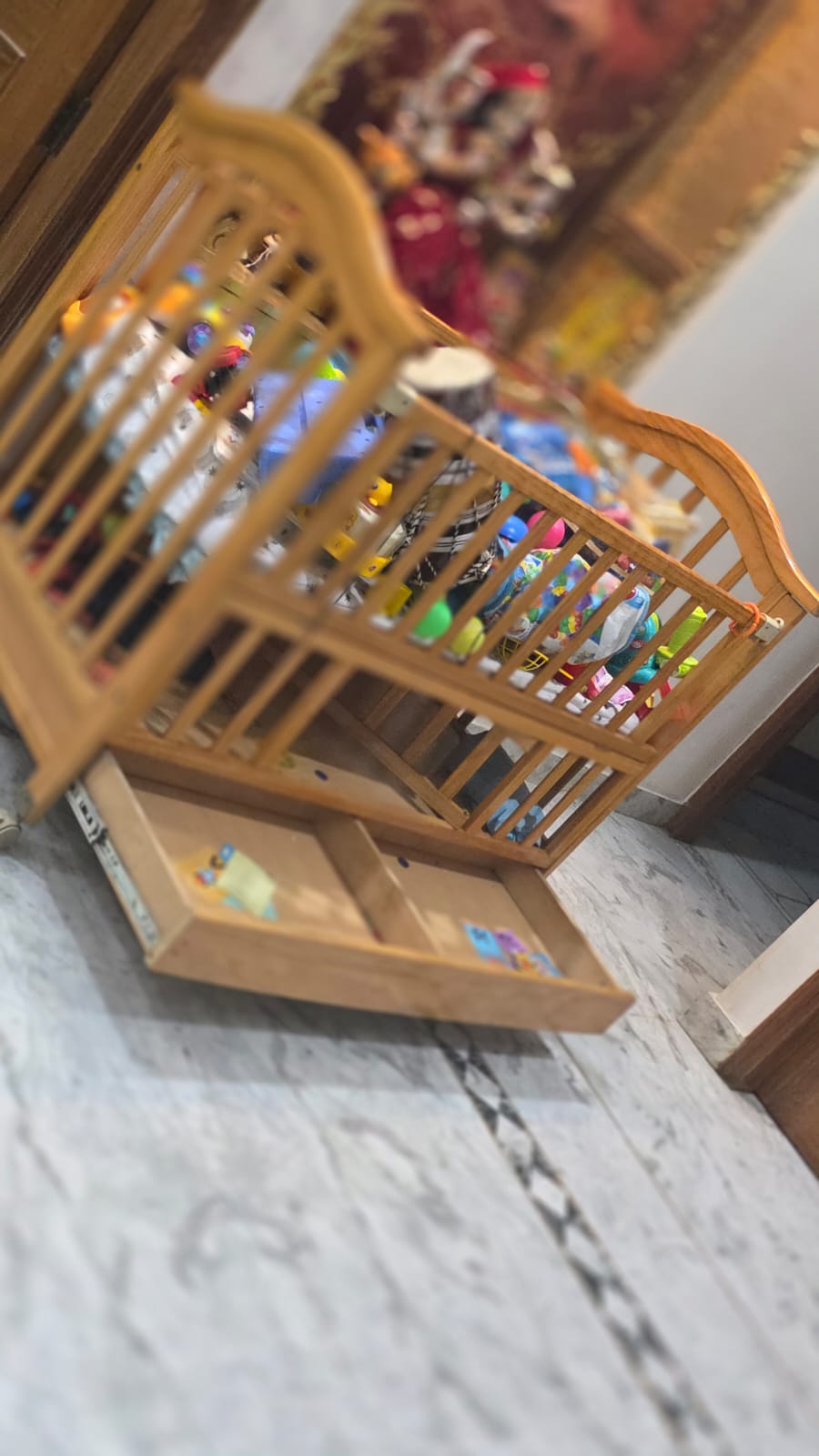 Preowned baby crib Delhi