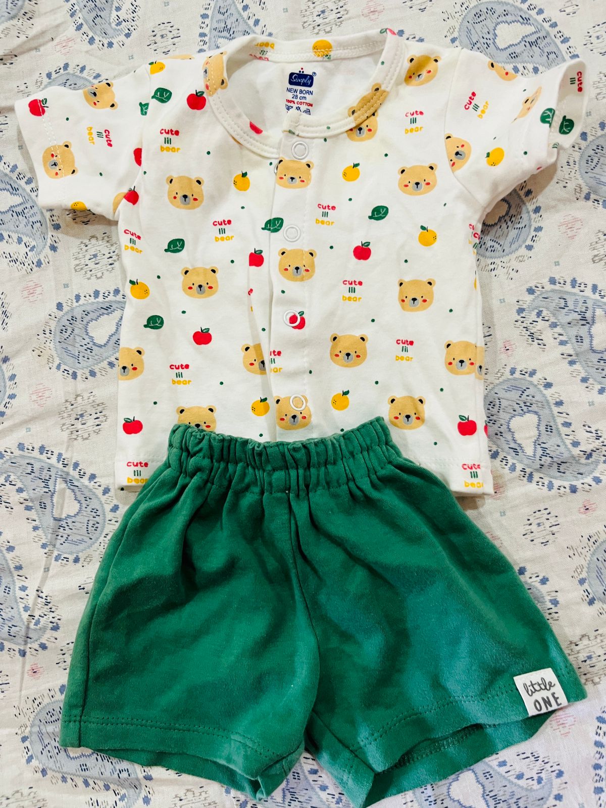 Like New newborn baby dresses with free baby caps